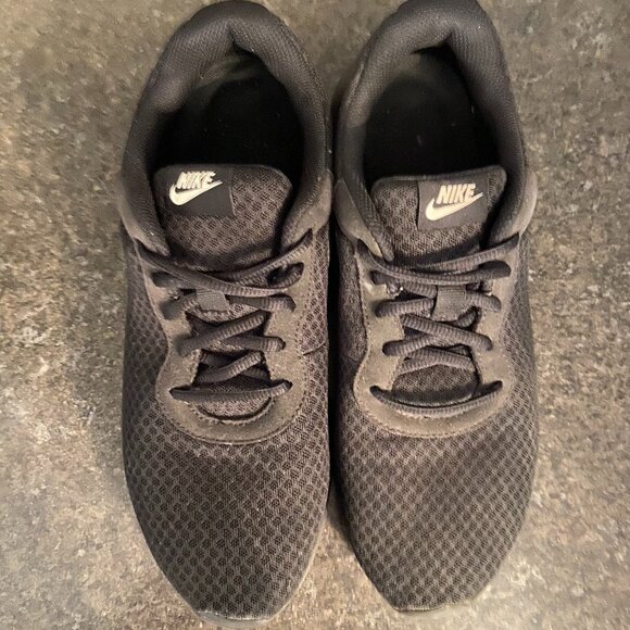 Nike Tanjun Running Shoes - Size 10 - Picture 6 of 9
